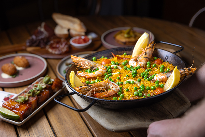 Score a Luxe $340 Festival Banquet for Four at Olé