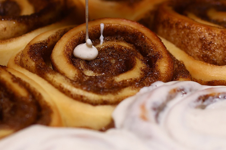 Don’t Walk, Run: C’est Du Gateau’s Cinnamon Scrolls Are Here For One More Week